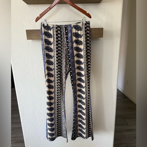 Mudd|Bohemian Patterned Flare Pants,mixed pattern•••Size LARGE,Beachy style - Picture 10 of 10